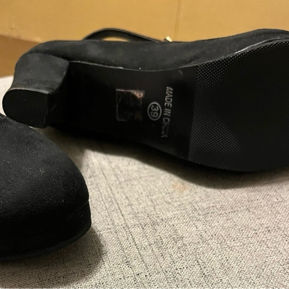 Mary Jane Heels Never used - Picture 4 of 4